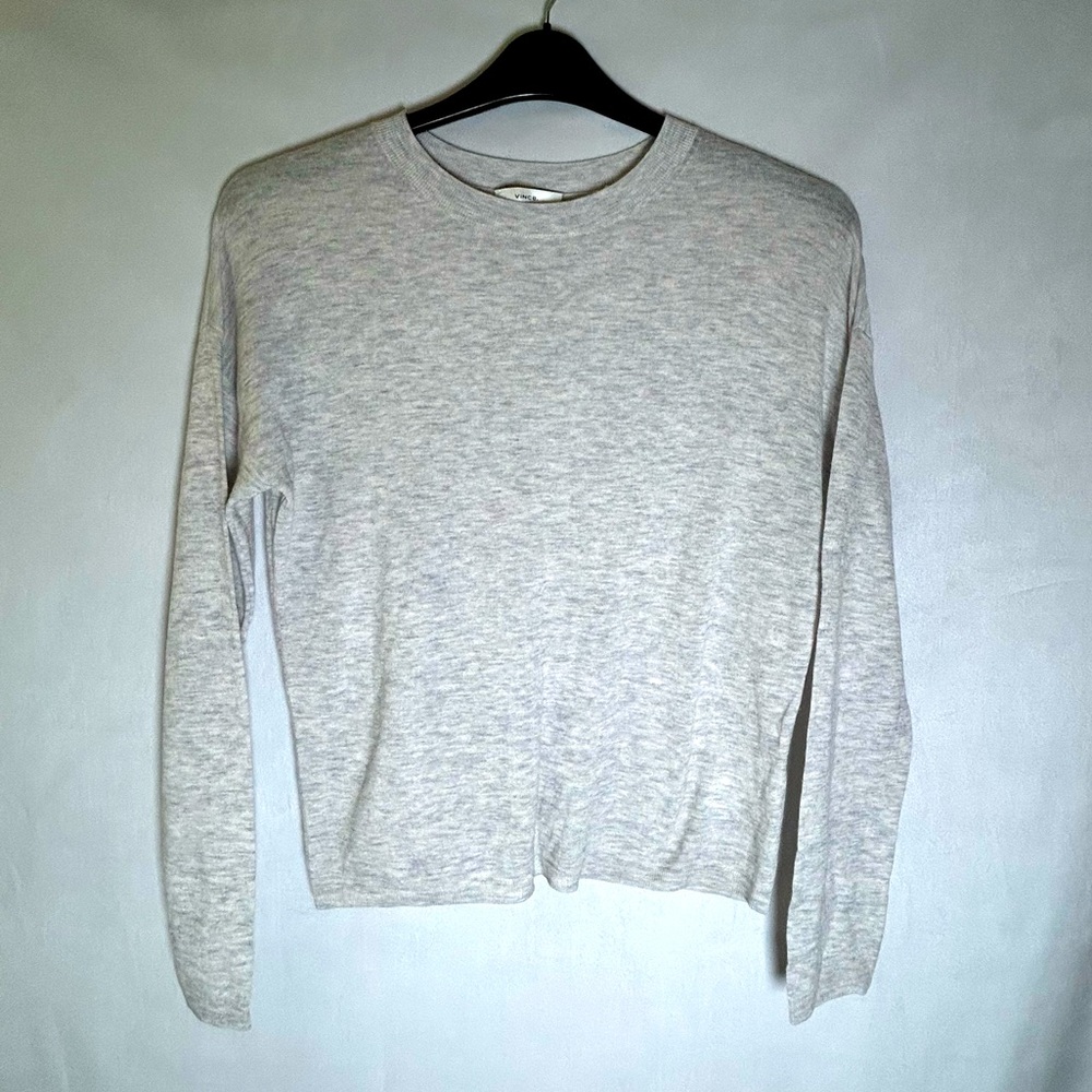 VINCE Women’s Grey Wool Cashmere Long Sleeve Crew Neck Pullover Sweater. Size M
